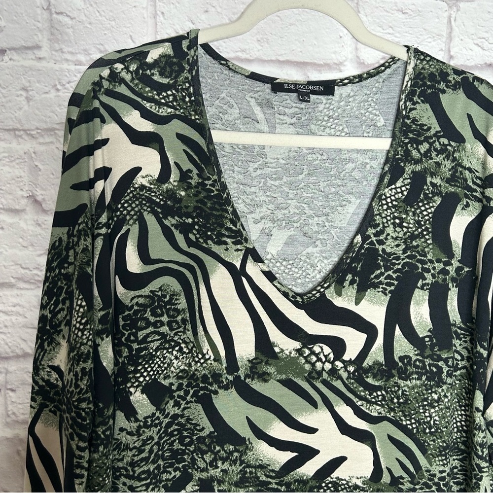 Isle Jacobsen Abstract Animal Print Long Sleeve Jersey Knit Lagenlook Midi Dress - Picture 6 of 13